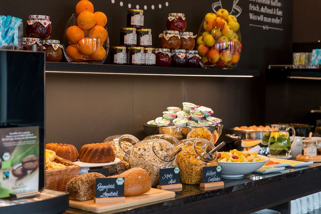 Motel One Magdeburg Restaurante foto